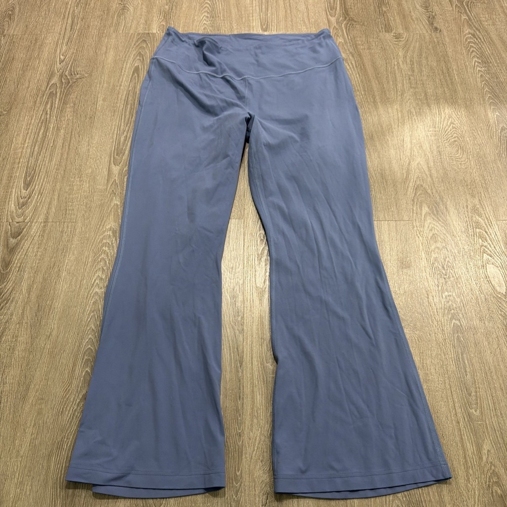 Lululemon Groove Super-High-Rise Flared Pant Nulu Fabric Chambray SIZE 20